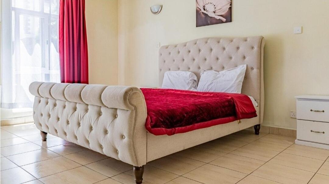 Stylish & Lavish 3 Bedroom Near Junction Mall Apartment *