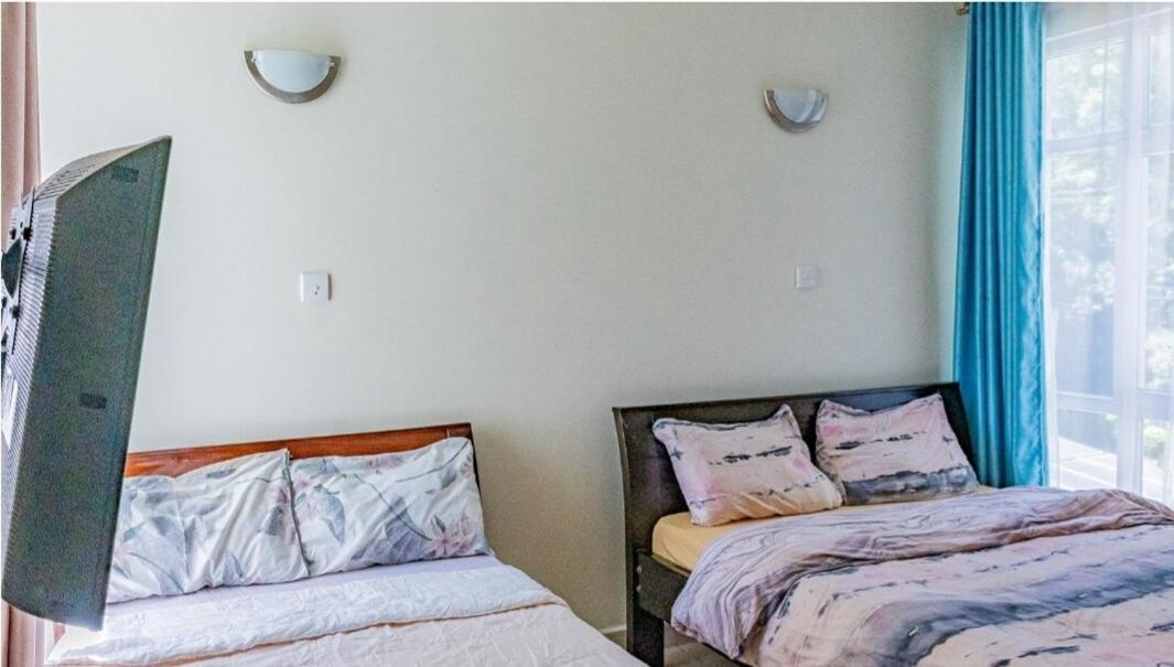 Apartment Stylish & Lavish 3 Bedroom Near Junction Mall *