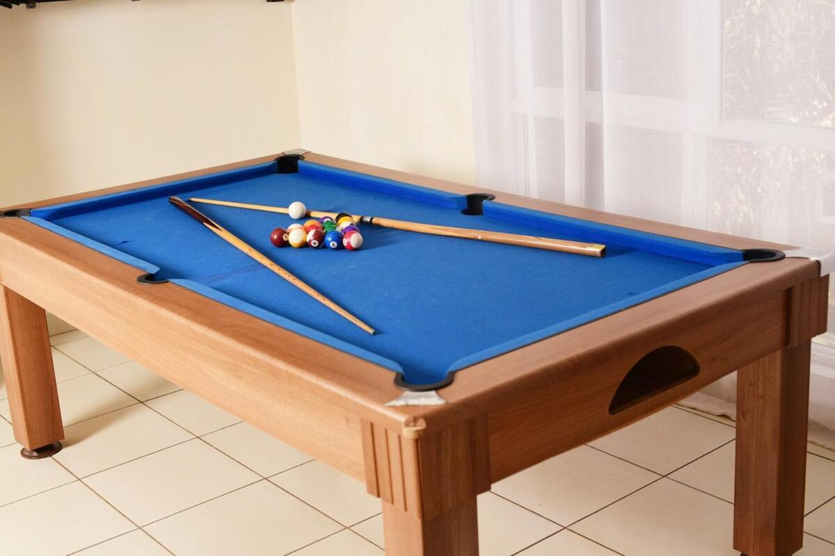 Apartment Stylish & Lavish 3 Bedroom Near Junction Mall Nairobi