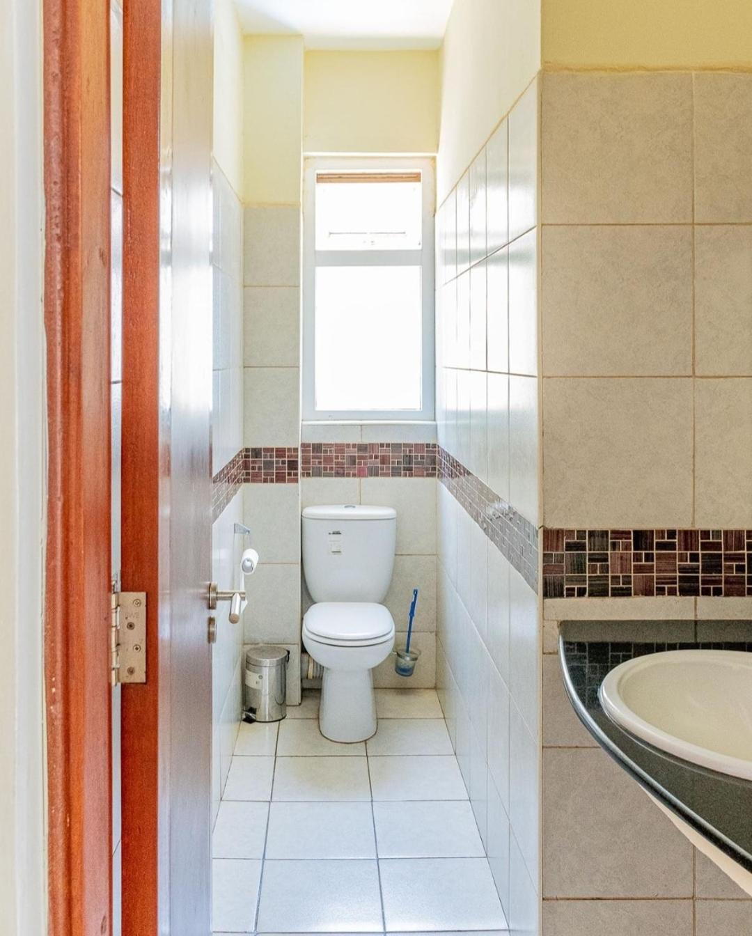 Stylish & Lavish 3 Bedroom Near Junction Mall Apartment