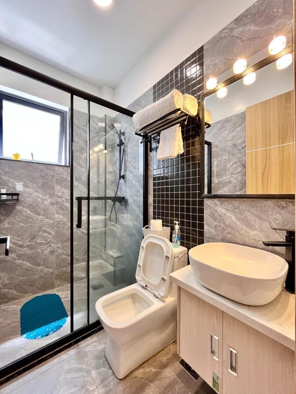 Apartment Staroot Next To Yaya Center Mall-kilimani Nairobi
