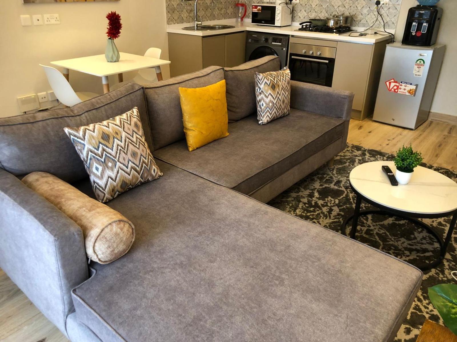 Elite Resience 1 Bedroom With Gym& Pool Apartment