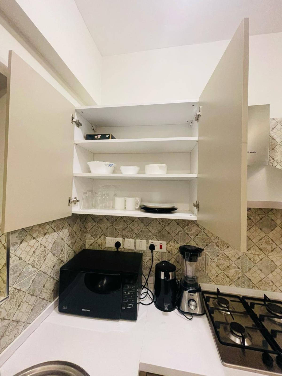 Elite Westlands Near West Gate And Sarit Malls Apartment *