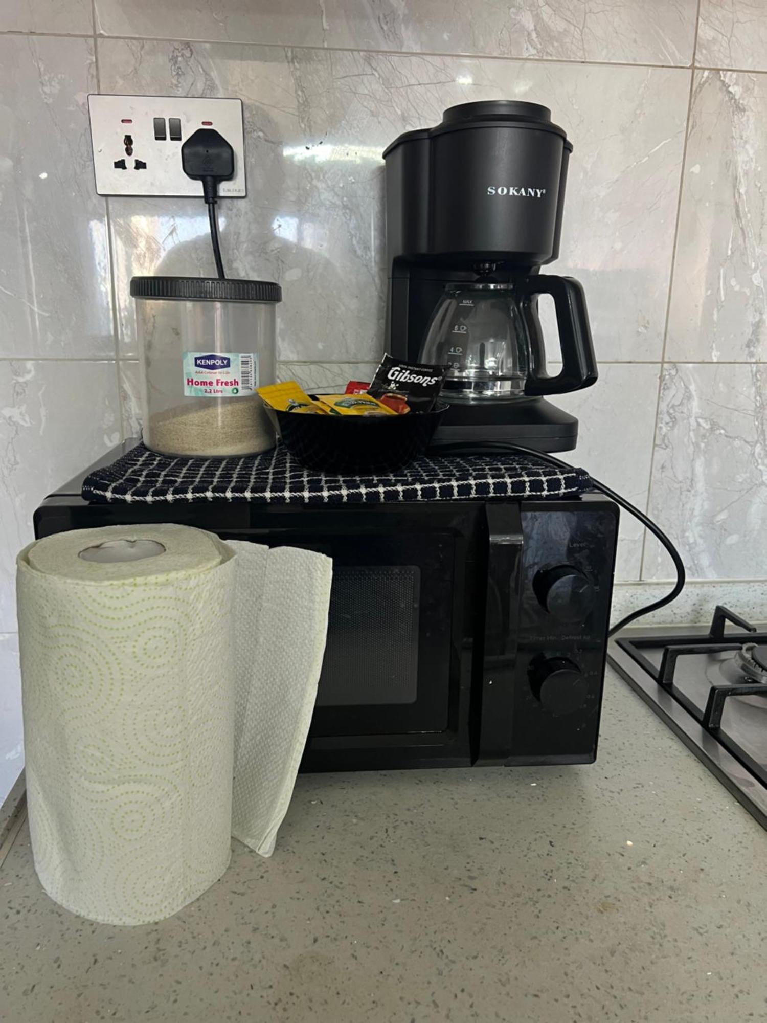 Modern 2br Ensuite With King Bed In Kilimani Apartment