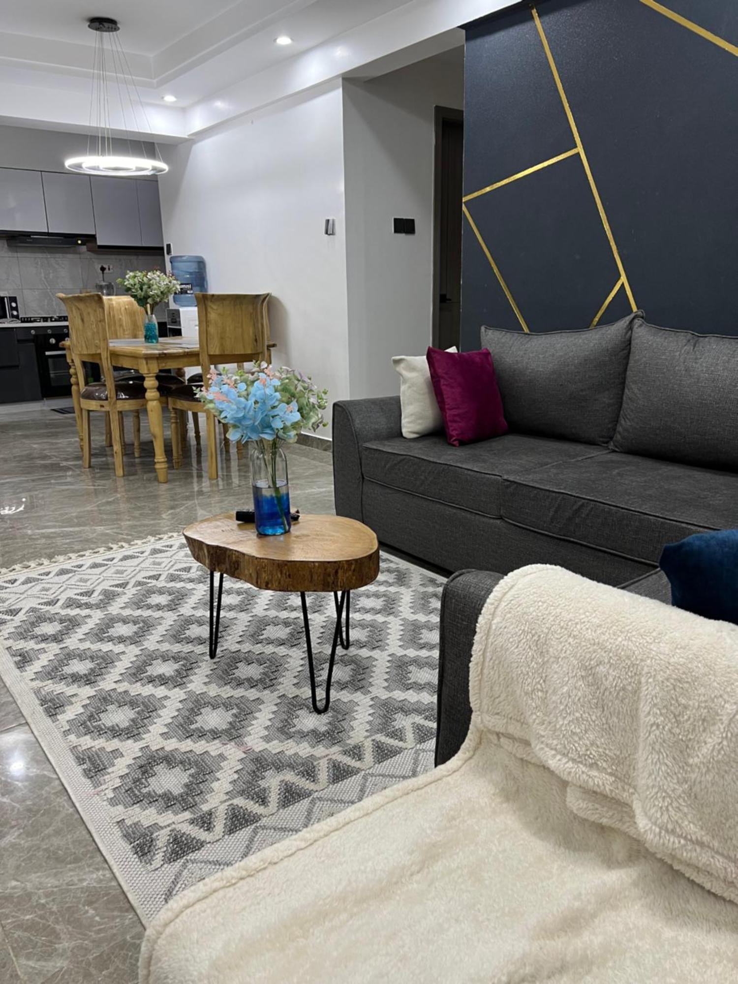 Apartment Modern 2br Ensuite With King Bed In Kilimani *