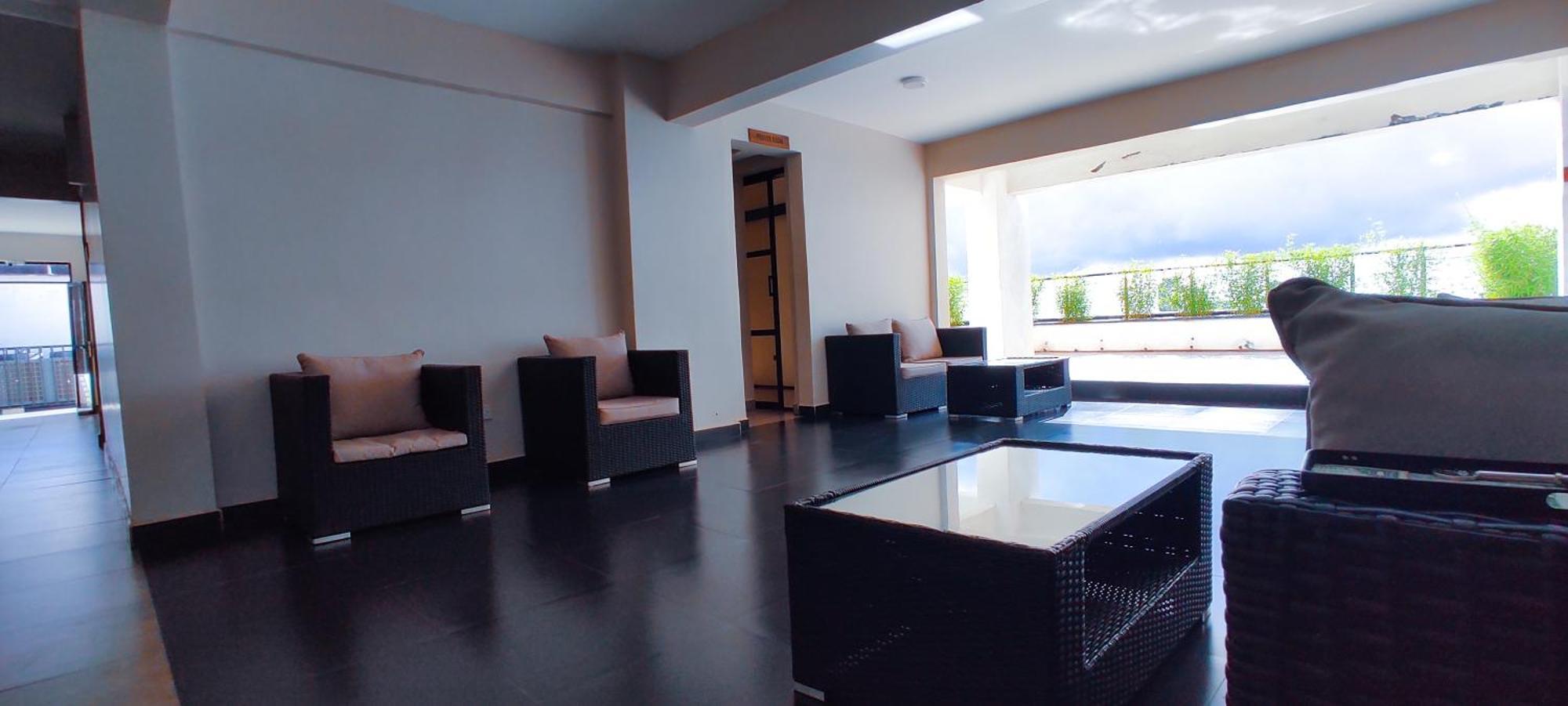 Kilimani Peaks - Pool, Gym & Tidy Apartment Nairobi