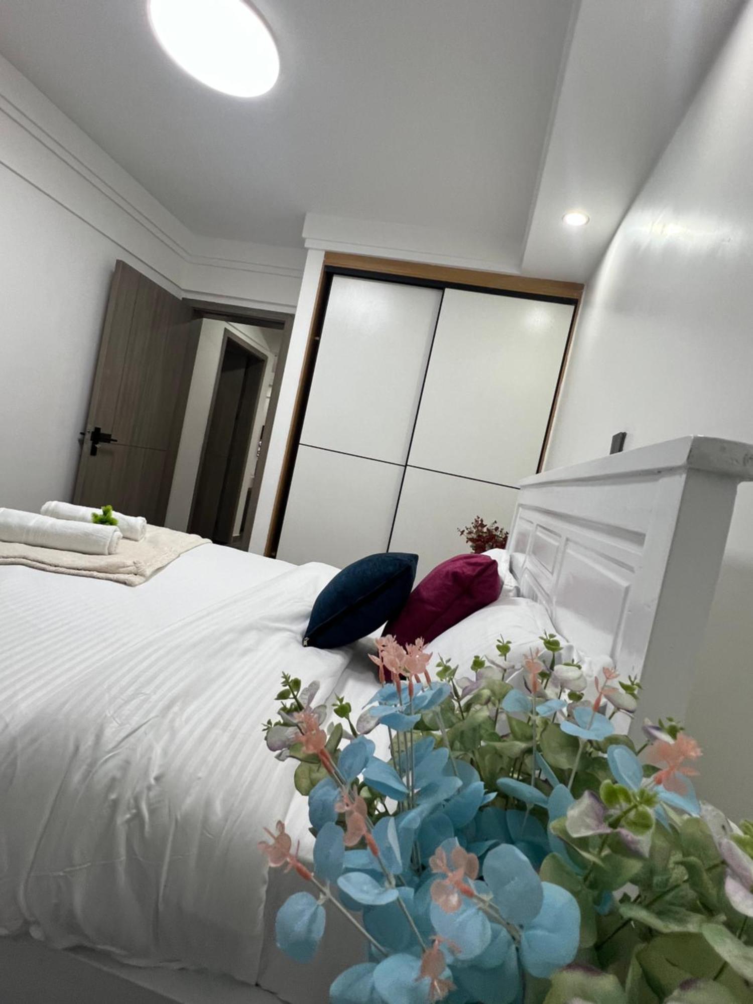 Modern 2br Ensuite With King Bed In Kilimani