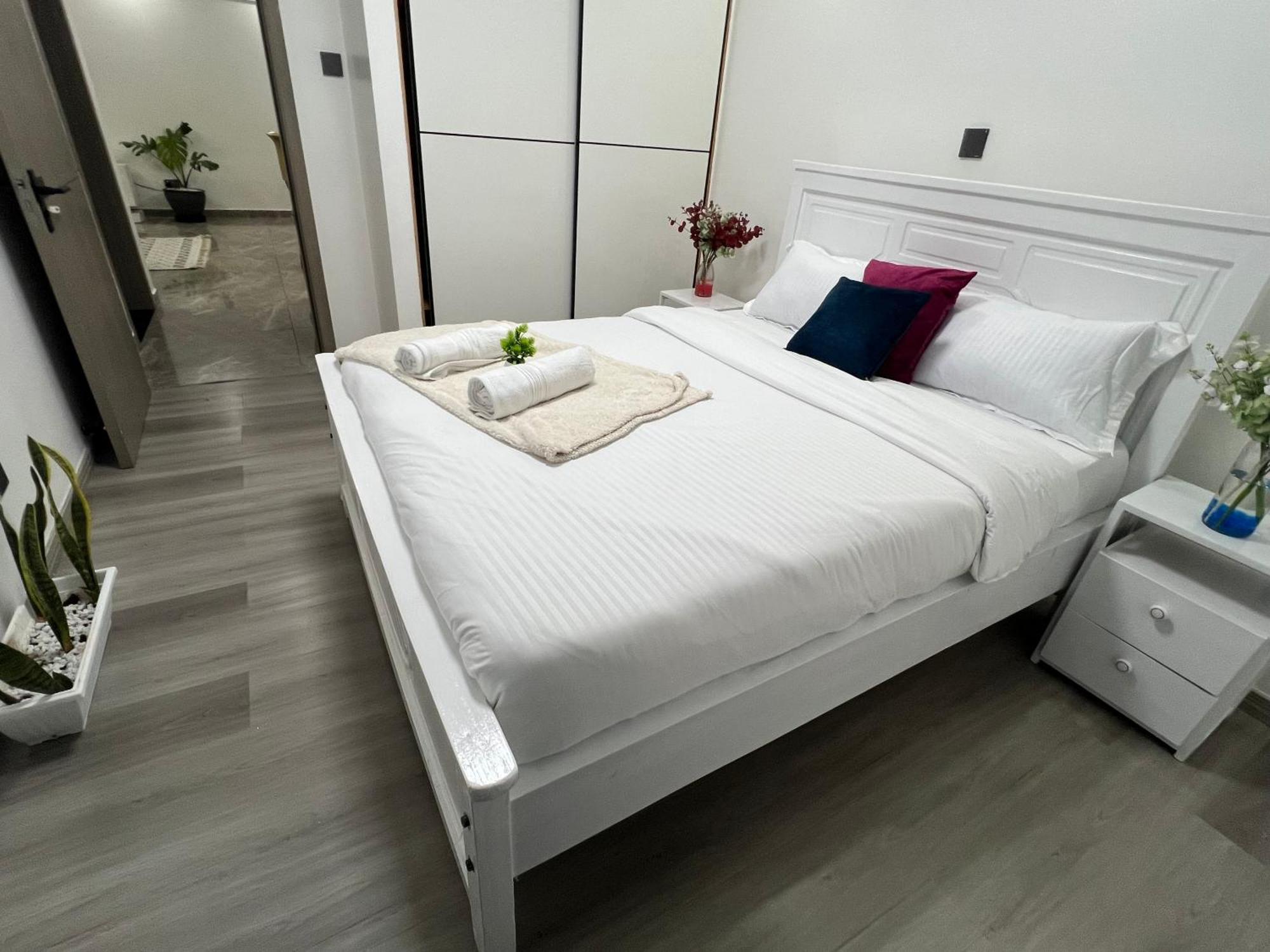 Apartment Modern 2br Ensuite With King Bed In Kilimani *