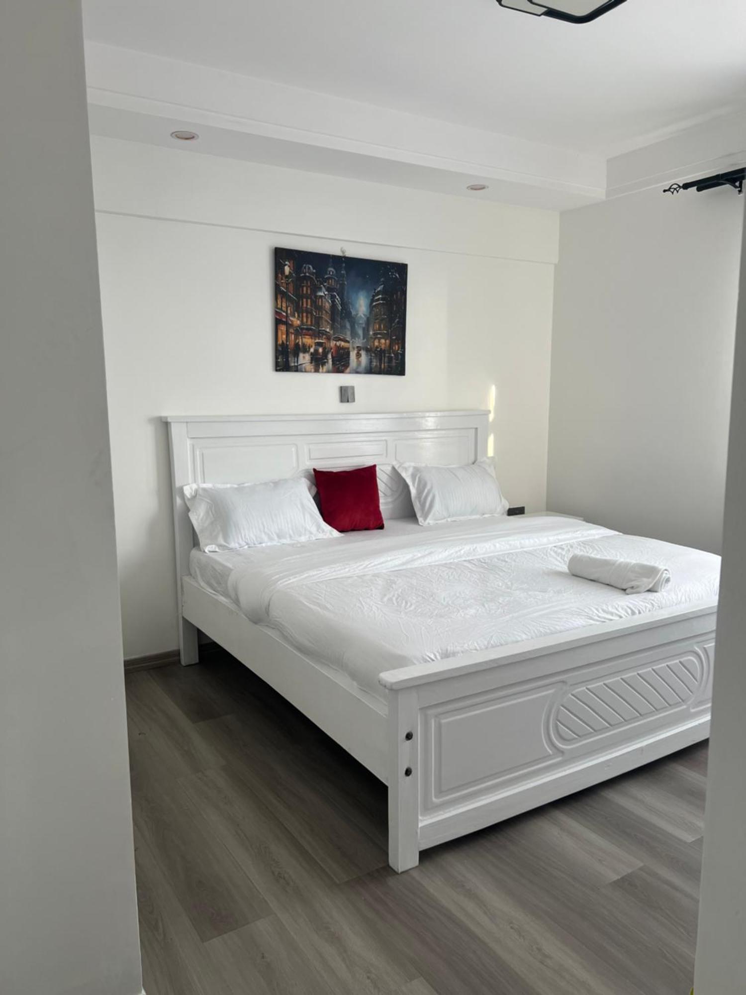Apartment Modern 2br Ensuite With King Bed In Kilimani *