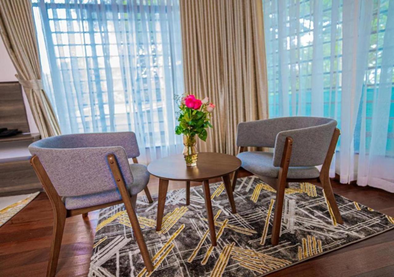 Light Gigiri Hotel 4*
