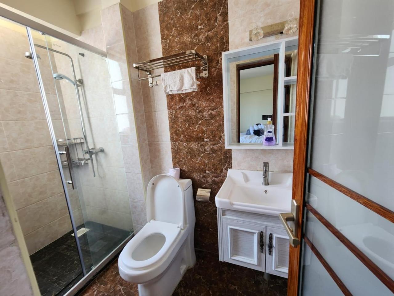 Kilimani Quiet Skynest Homestay *