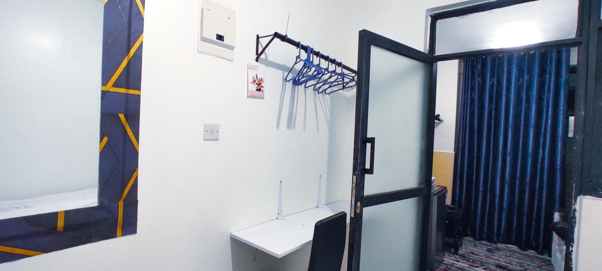 Roseville Budget Apartment