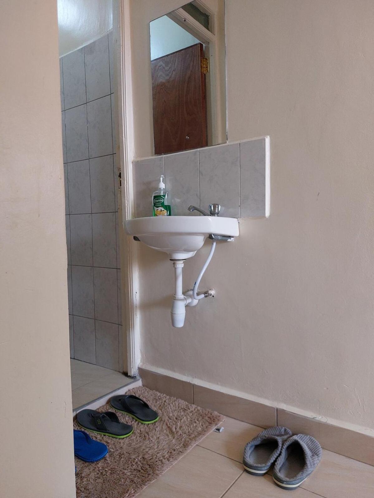 Court Shalom Utawala Near Jkia 1 Bedroom *