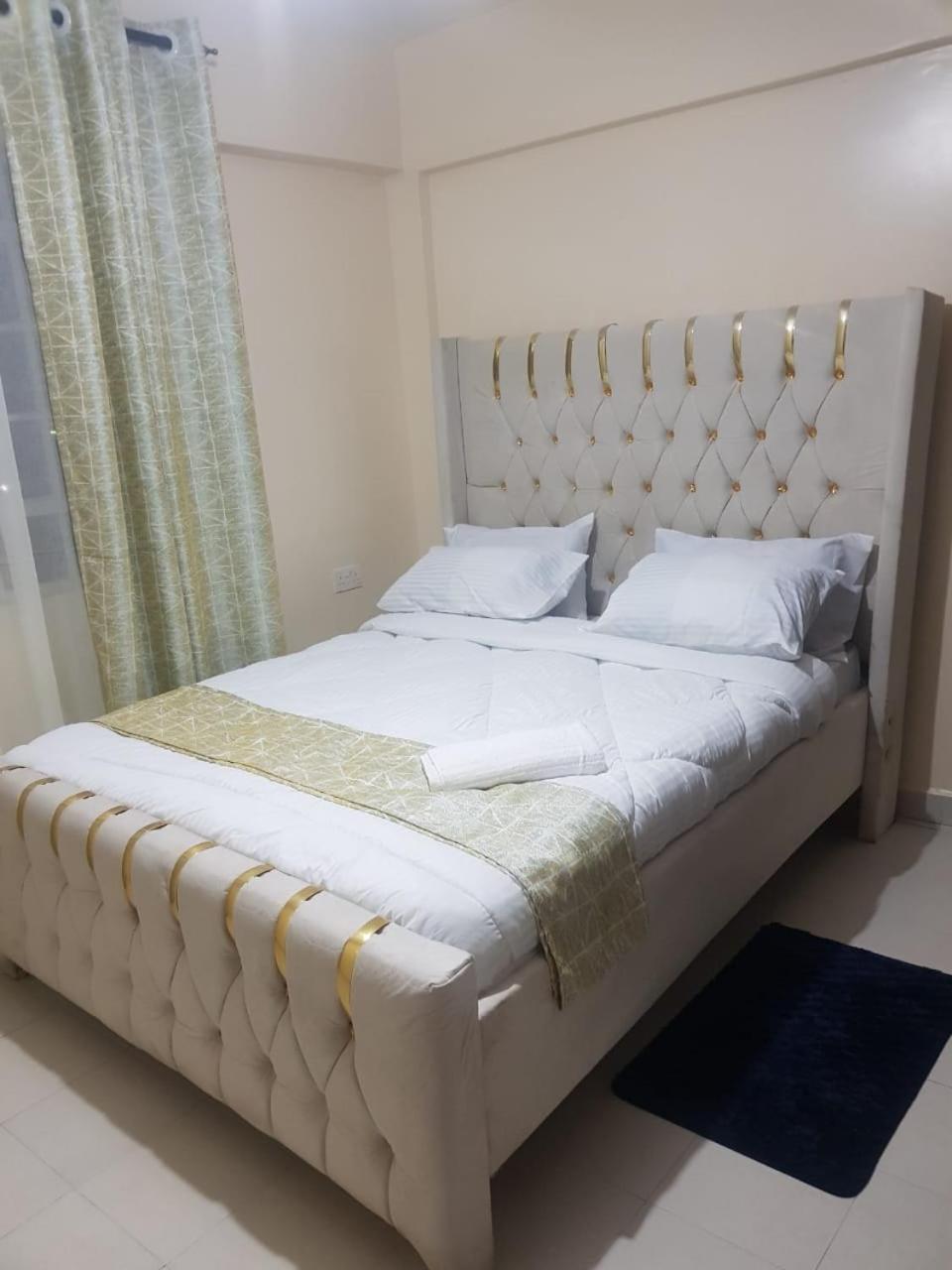 2 Bedroom In *
