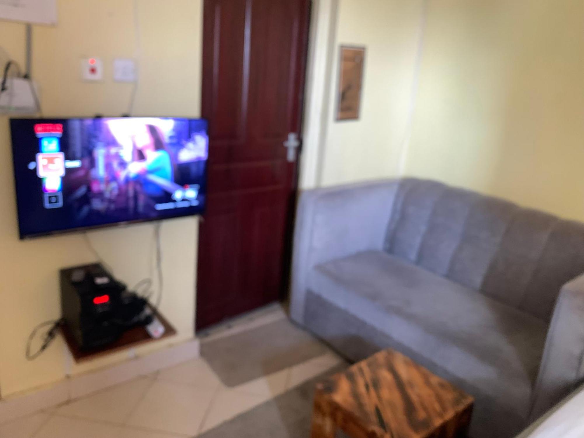 Self-contained Nairobi