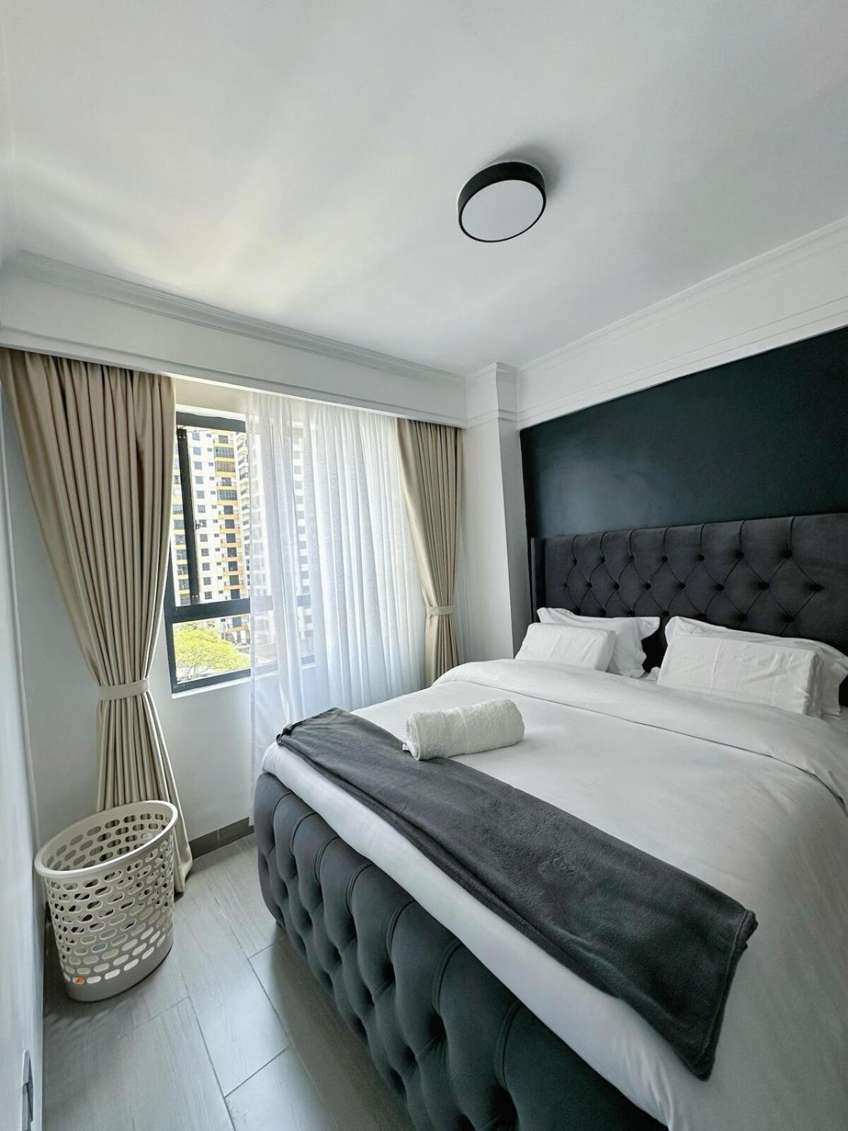 Serenity Stays, Modern 2-bedroom Near Yaya Centre * Nairobi