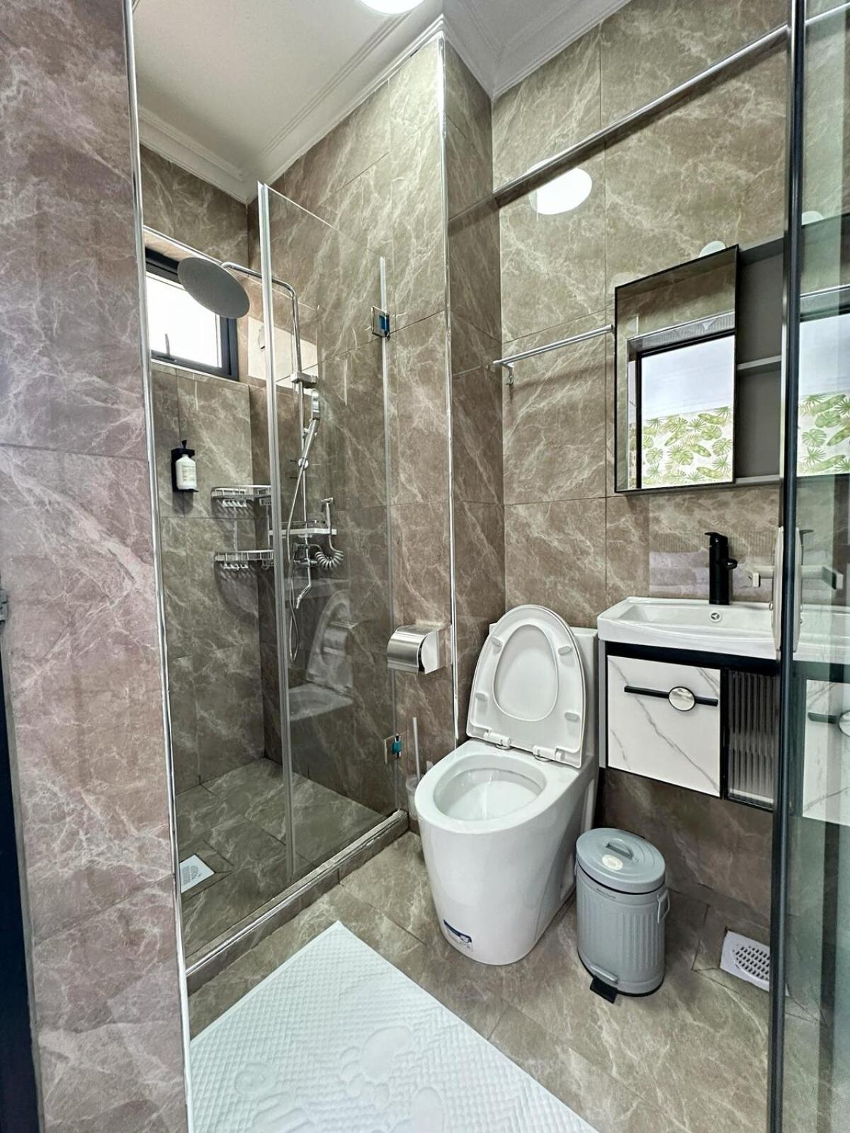 Serenity Stays, Modern 2-bedroom Near Yaya Centre