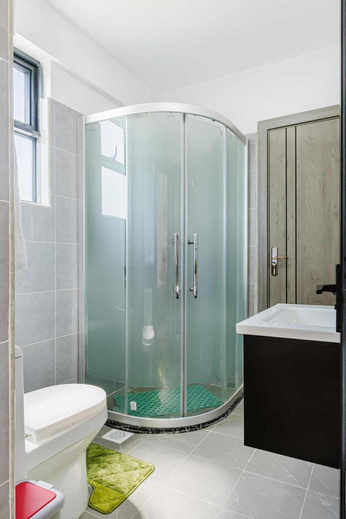 A Contemporary 2-bedroom Master Ensuite Unit - Kilimani Apartment