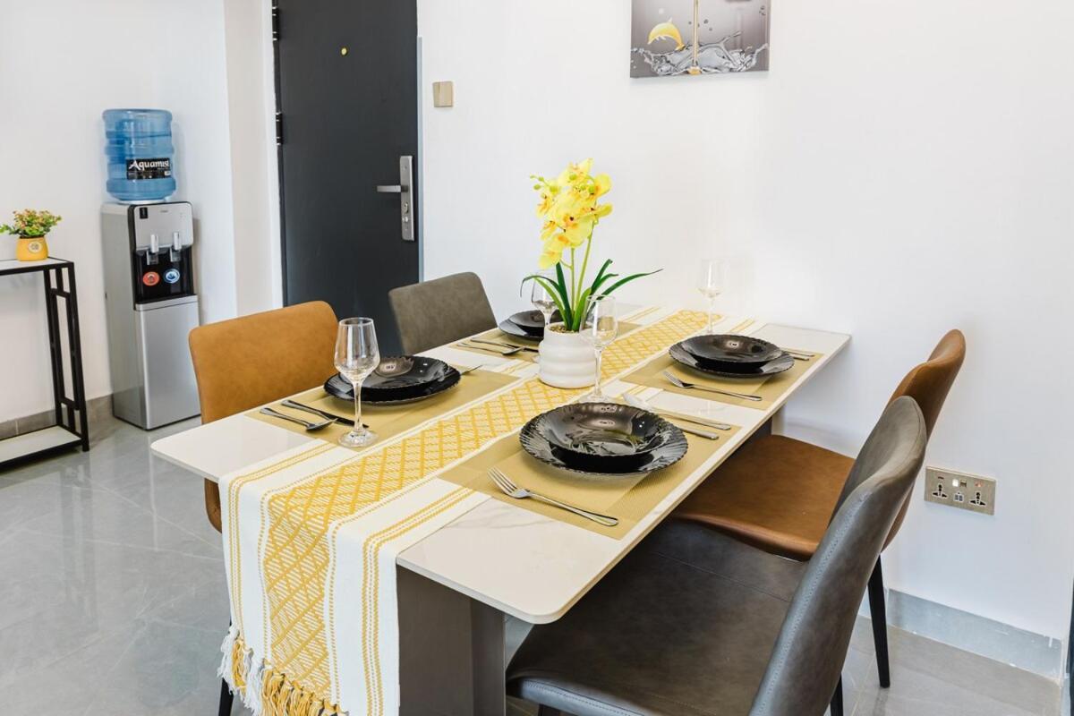A Contemporary 2-bedroom Master Ensuite Unit - Kilimani Apartment Nairobi