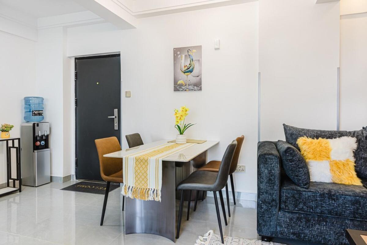 Apartment A Contemporary 2-bedroom Master Ensuite Unit - Kilimani Nairobi