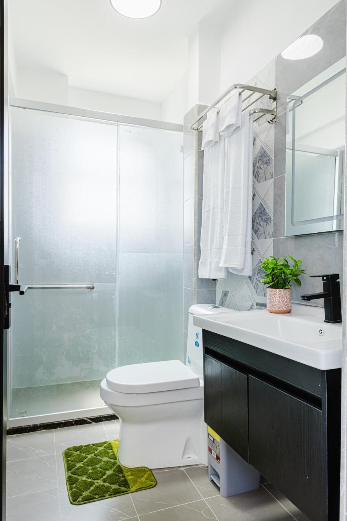A Contemporary 2-bedroom Master Ensuite Unit - Kilimani