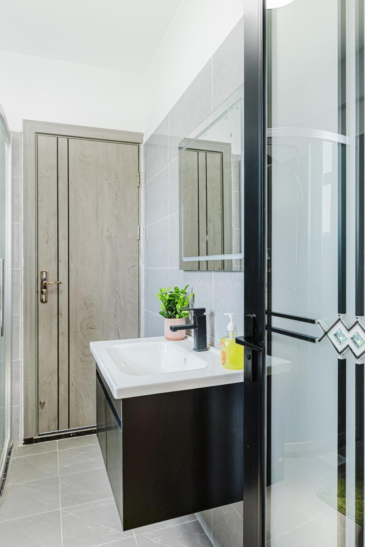Apartment A Contemporary 2-bedroom Master Ensuite Unit - Kilimani