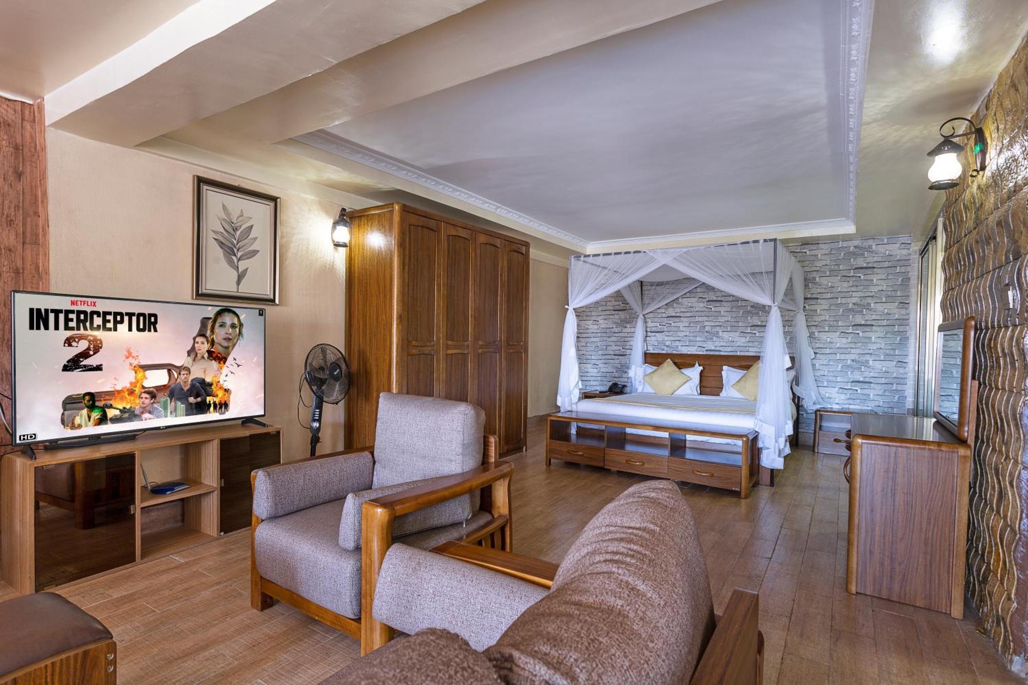 Nokras Riverine & 4* Nairobi