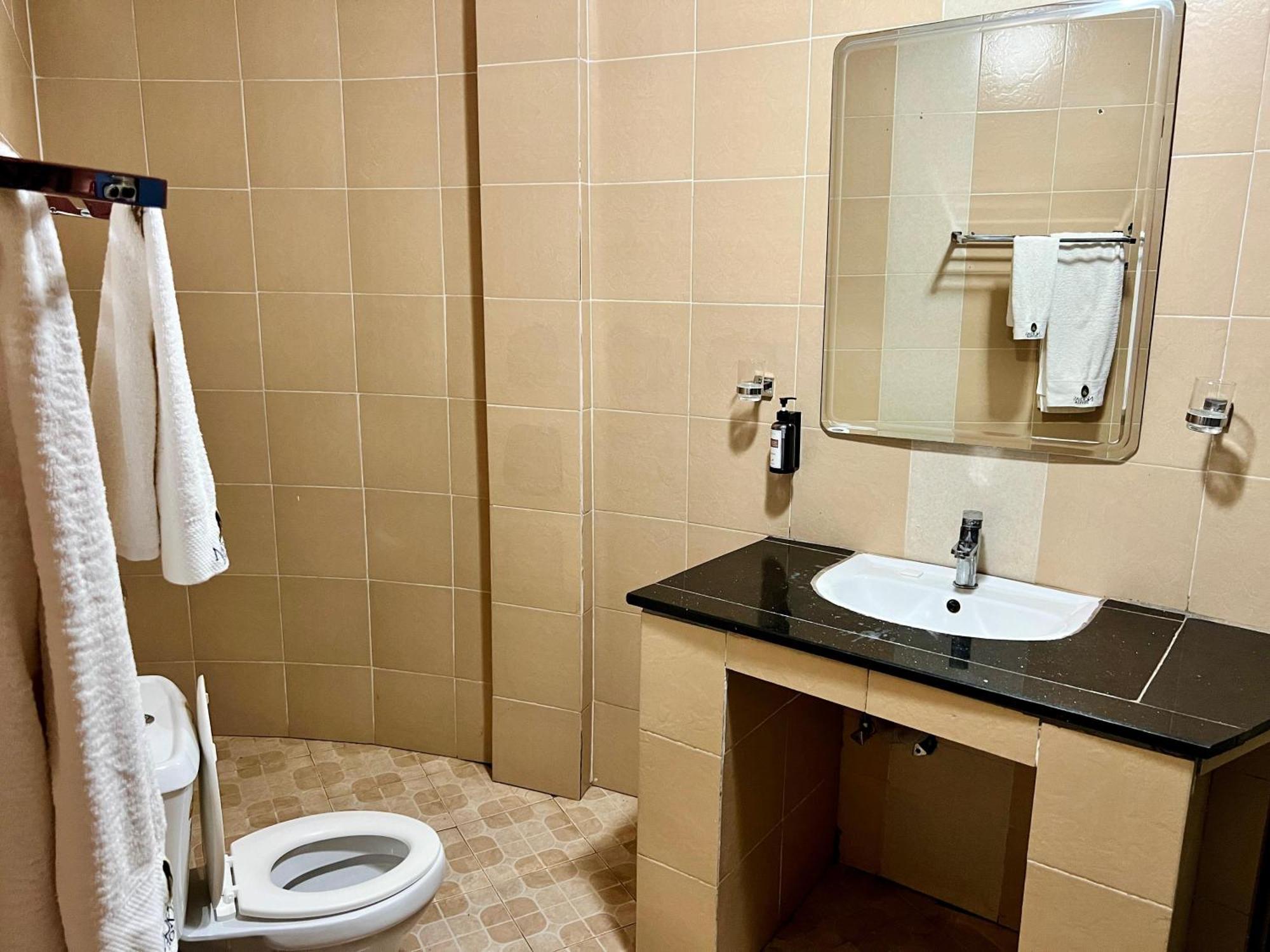 Nokras Riverine & Hotel