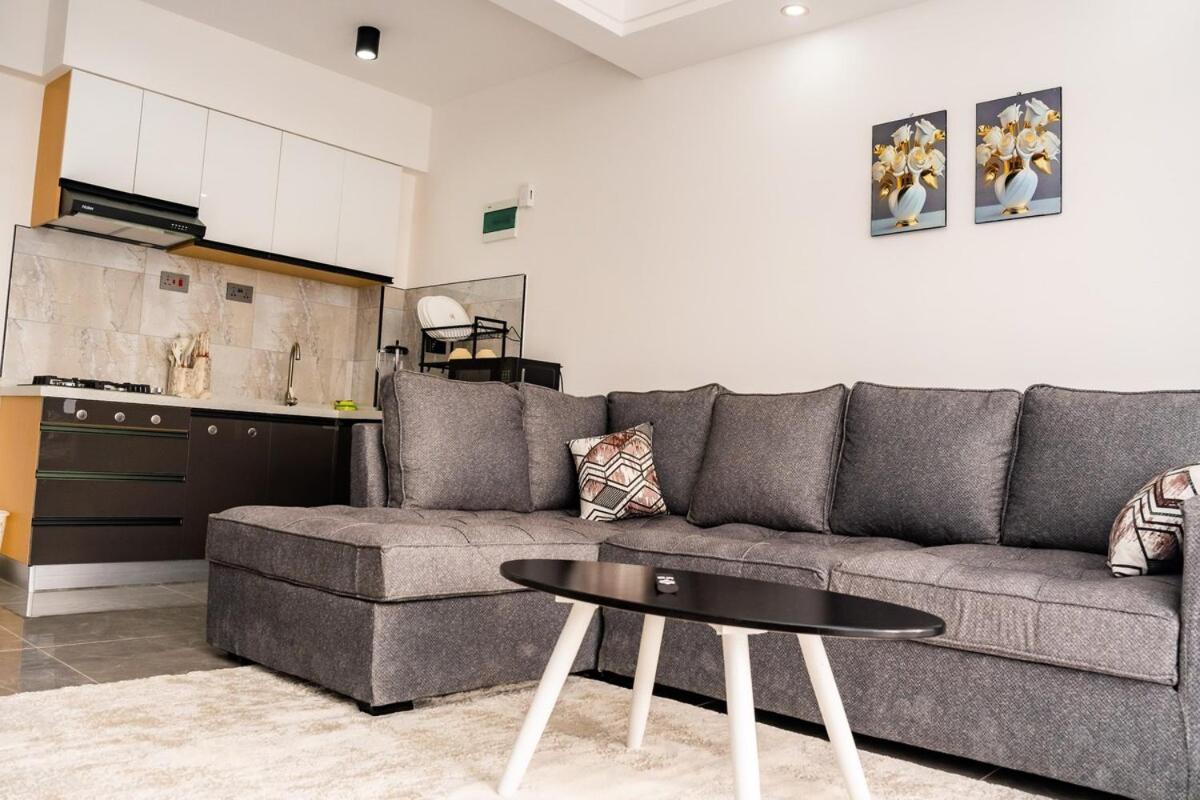 1 Bedroom Stylish Haven With Skyline Views Apartment