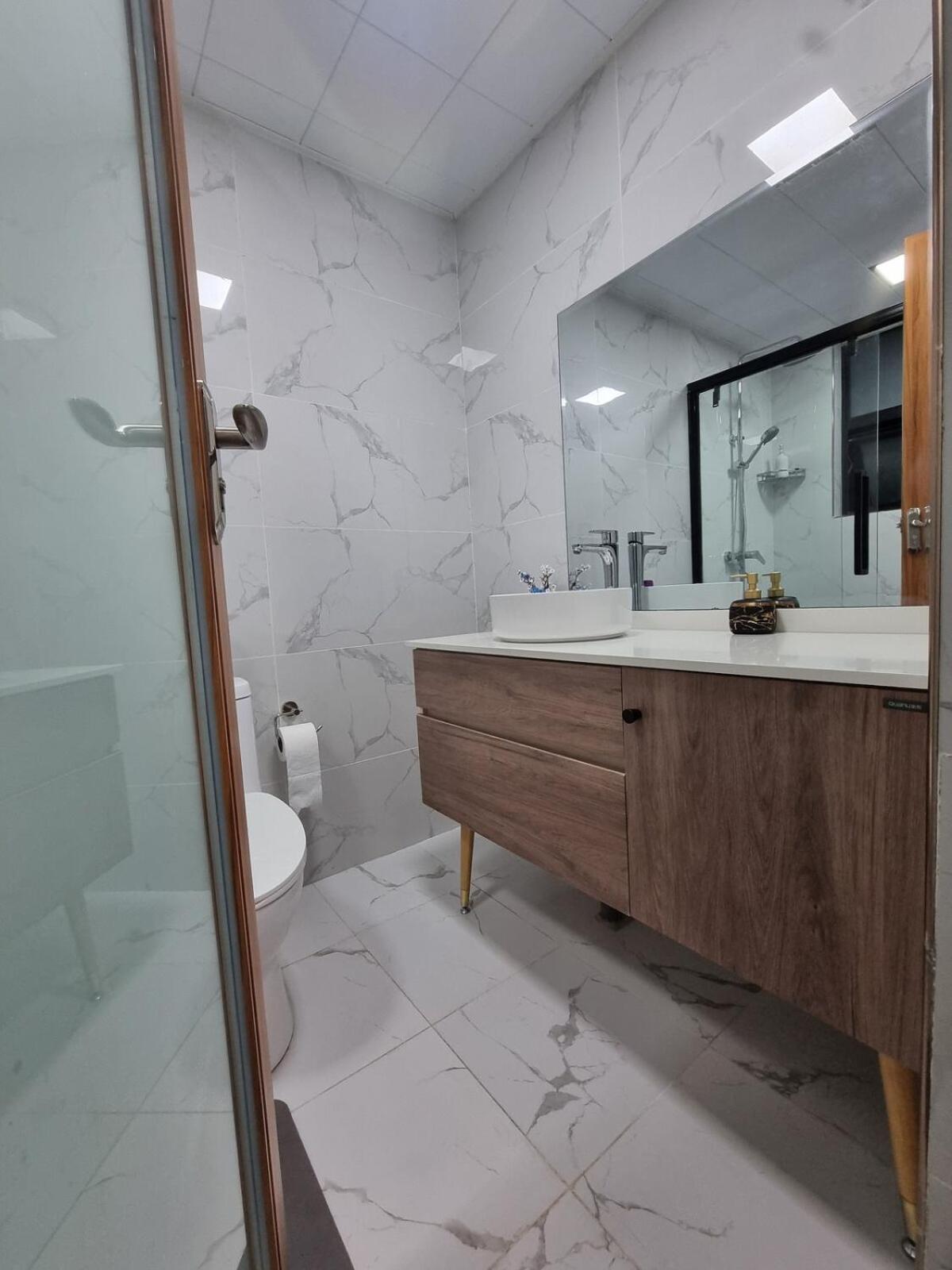 Easy Escape Apartment *