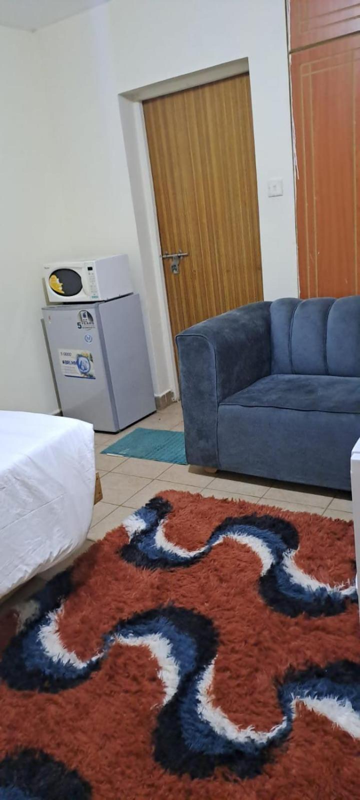 3 * Nairobi