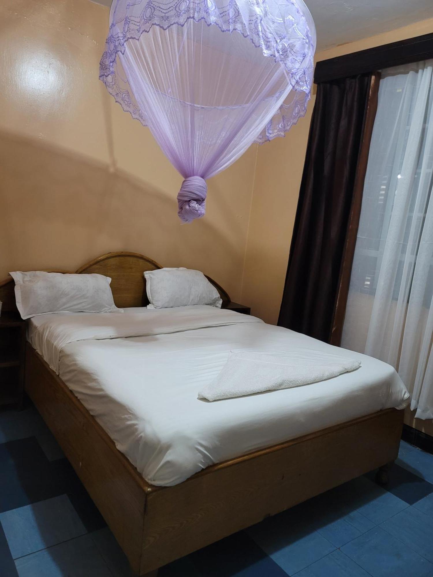 Breeze 2* Nairobi