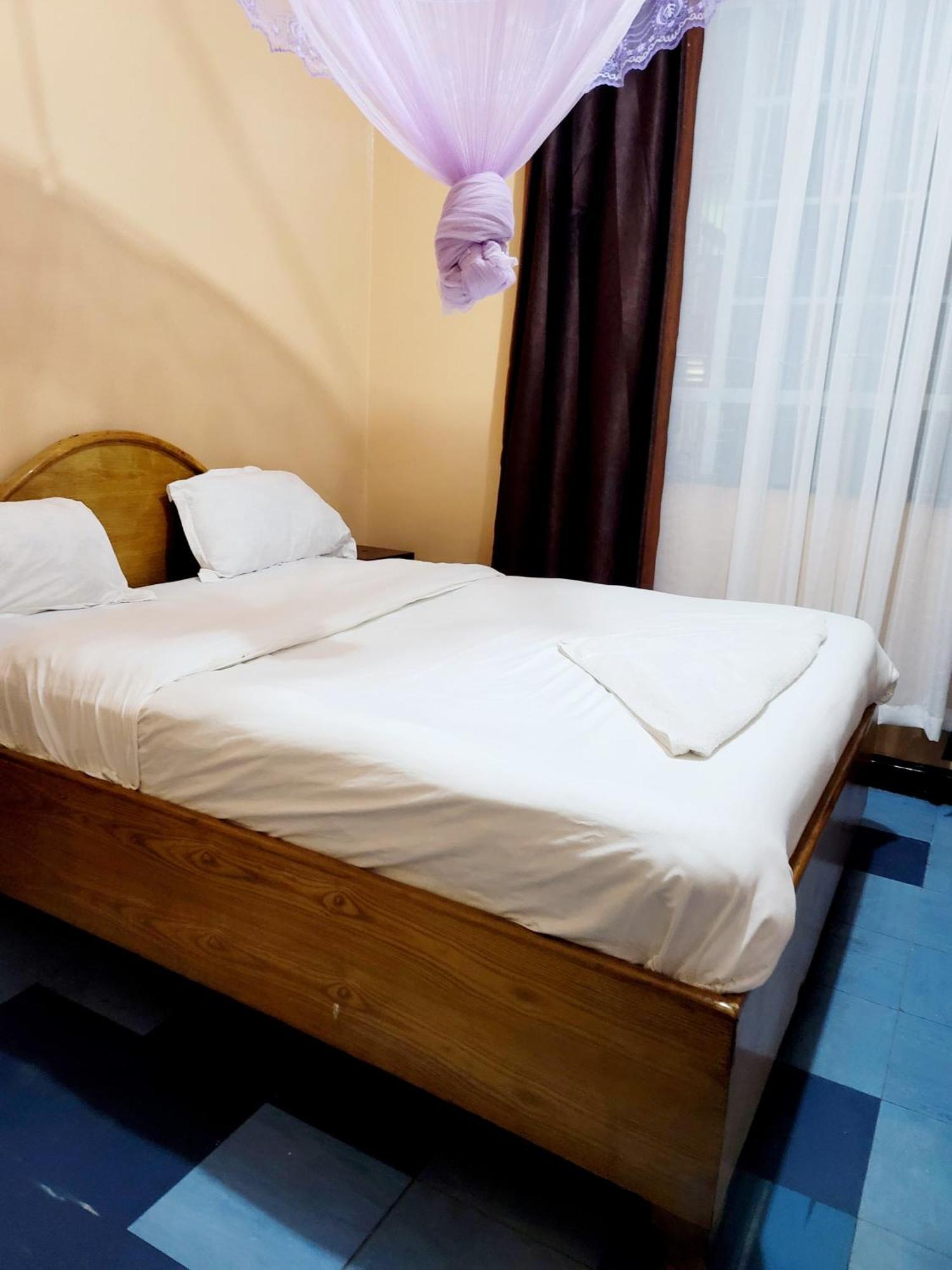 Hotel Breeze 2*
