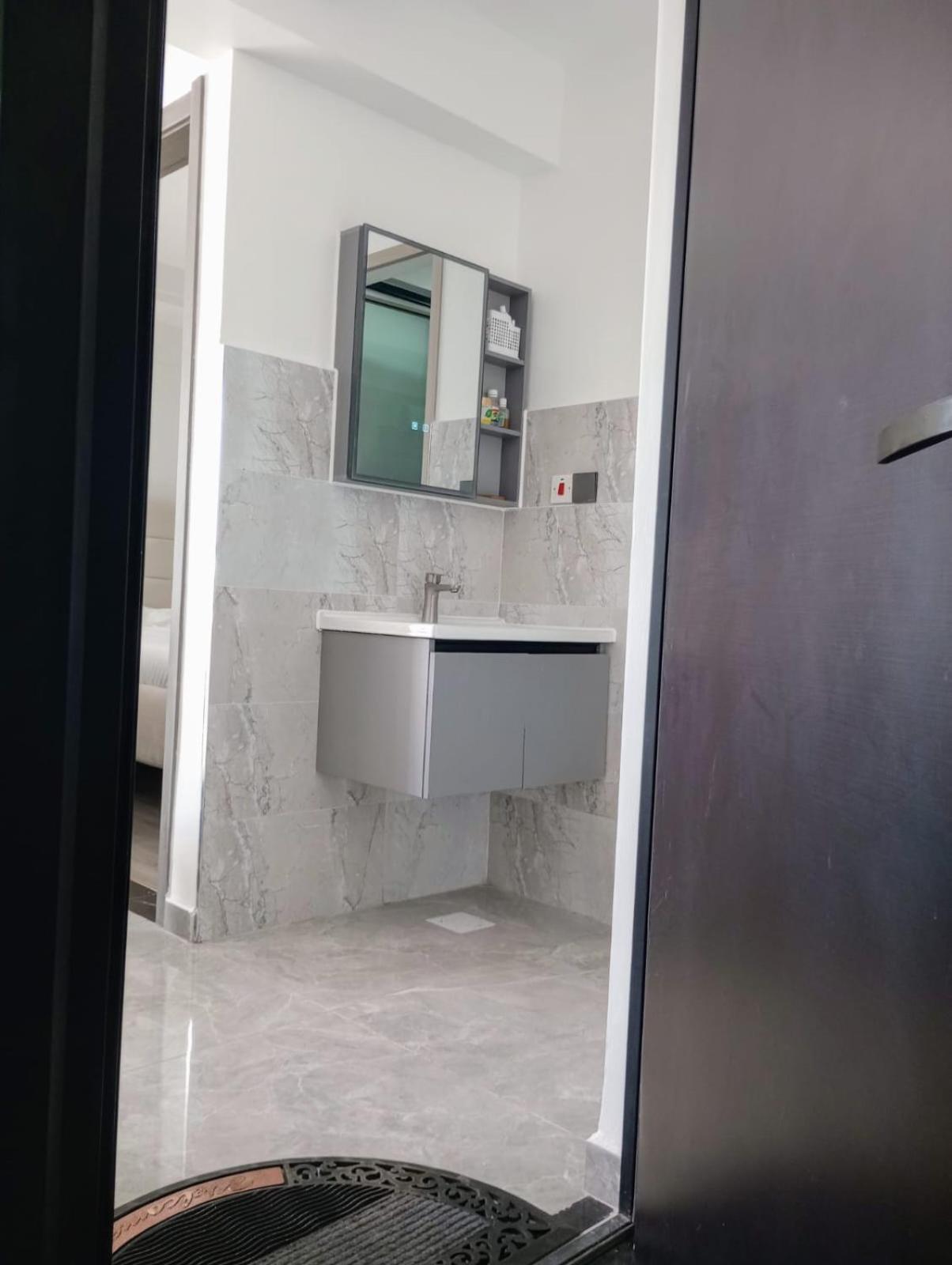 Apartment C13-04 Oasis Gardens