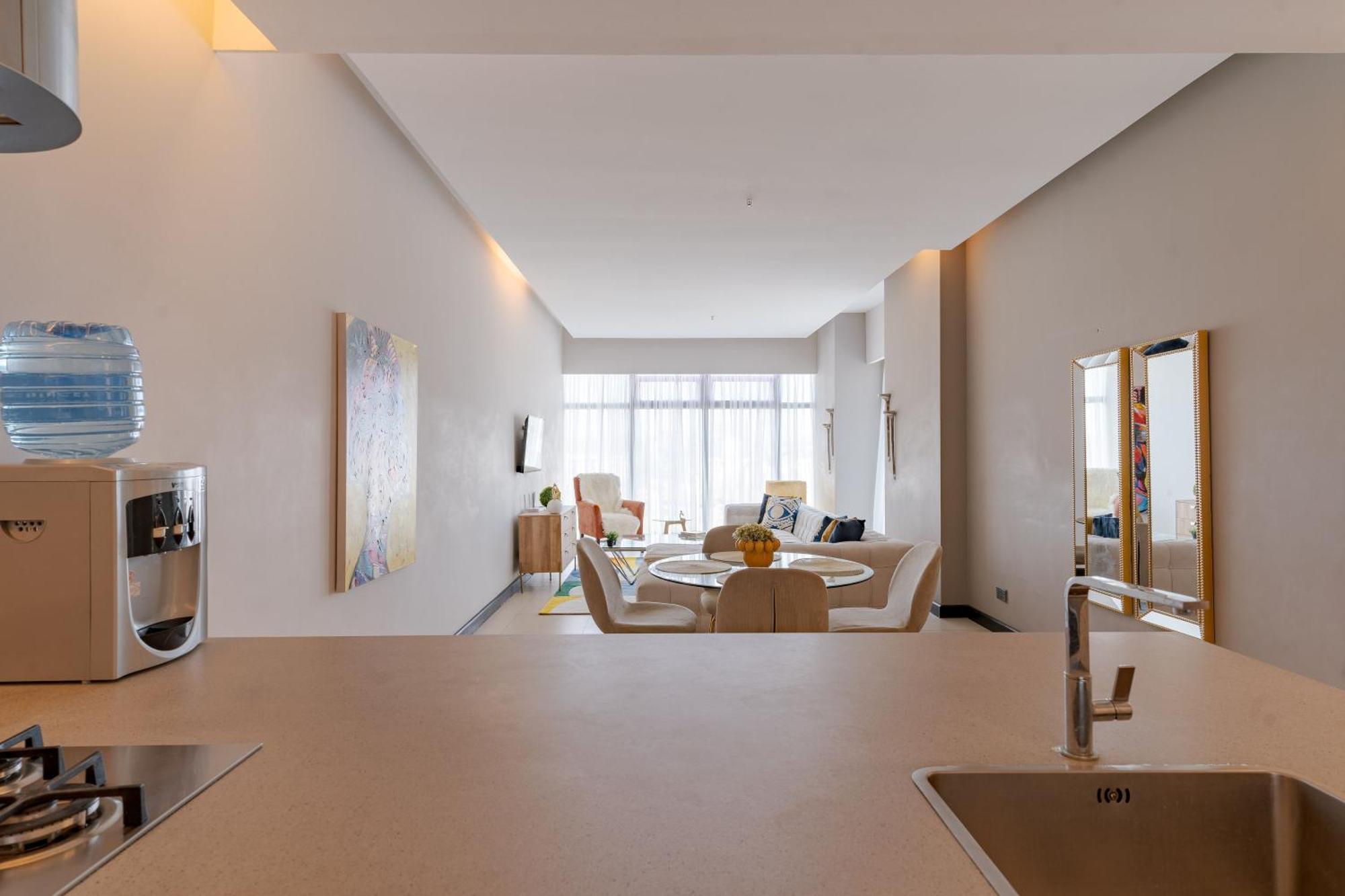 A Prime And Luxury 2 Bedroom *