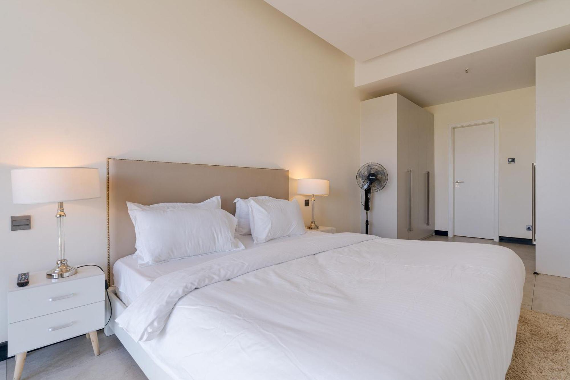A Prime And Luxury 2 Bedroom