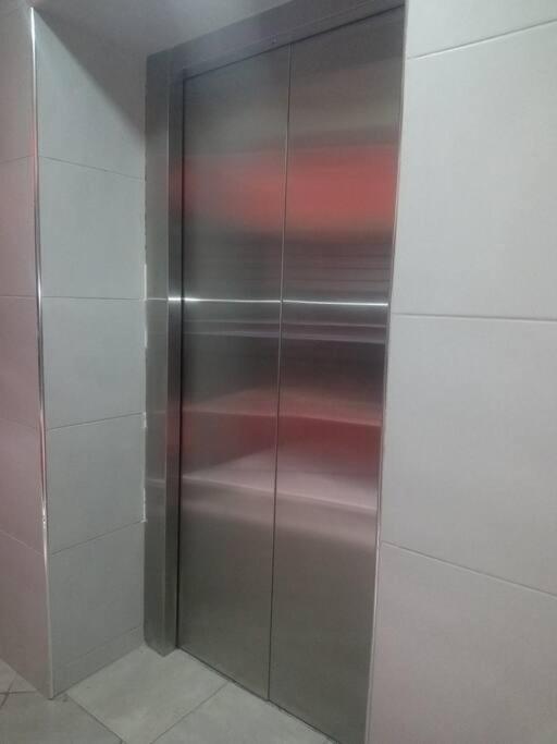 1 Bed Cosy Nest With Elevator *