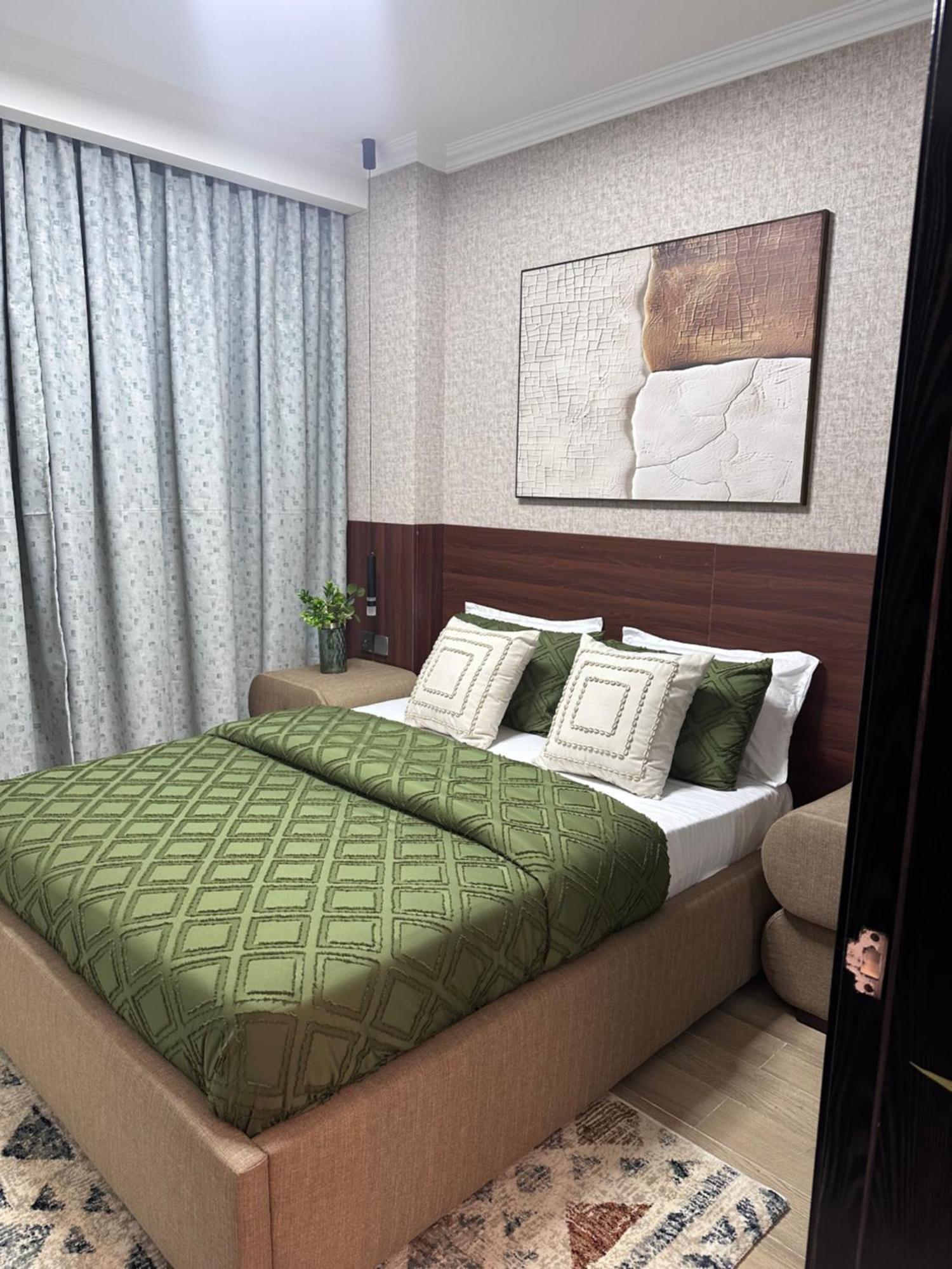 Executive 1 Bedroom Near National Park Apartment *