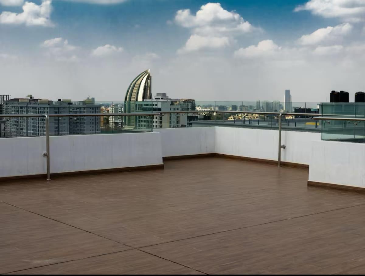 Stylish 2br Sunset View Pool Gym Sauna Work Desk * Nairobi