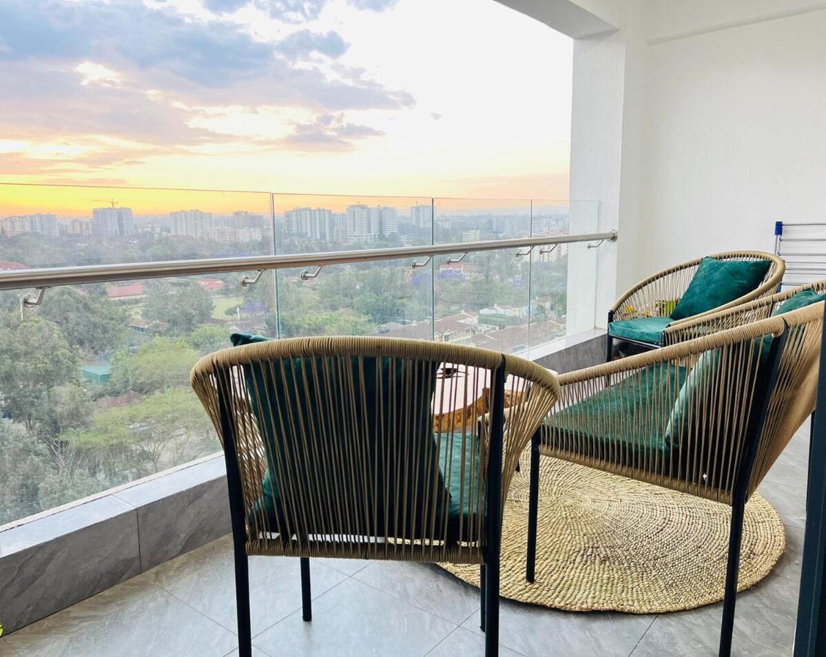Stylish 2br Sunset View Pool Gym Sauna Work Desk * Nairobi