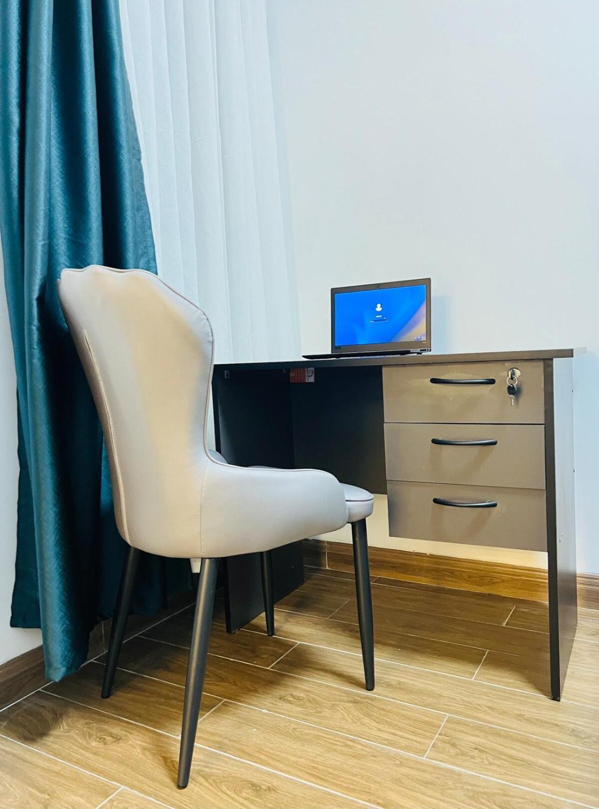 Apartment Stylish 2br Sunset View Pool Gym Sauna Work Desk Nairobi