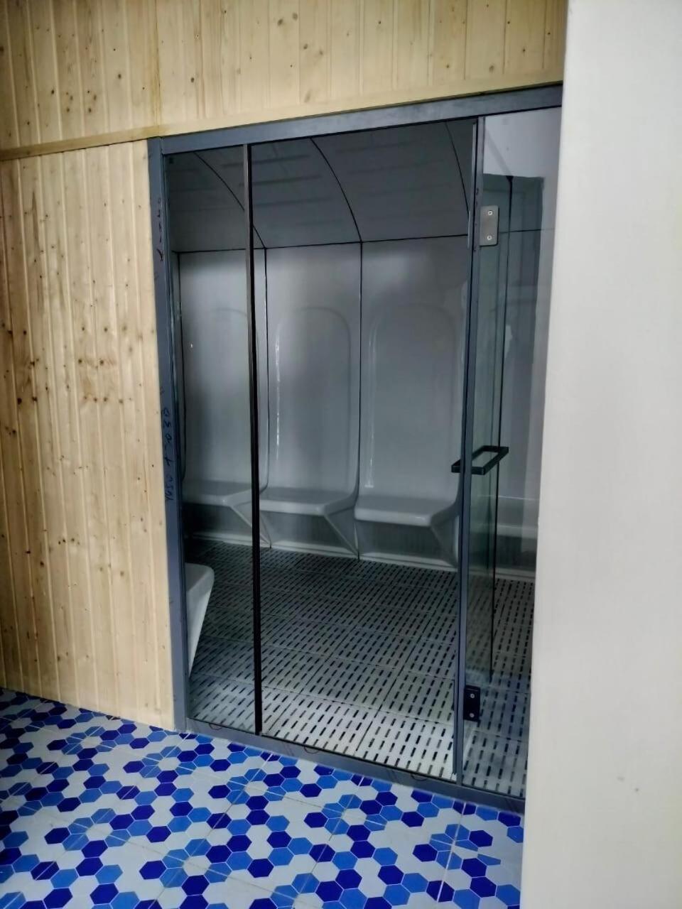 Stylish 2br Sunset View Pool Gym Sauna Work Desk Apartment