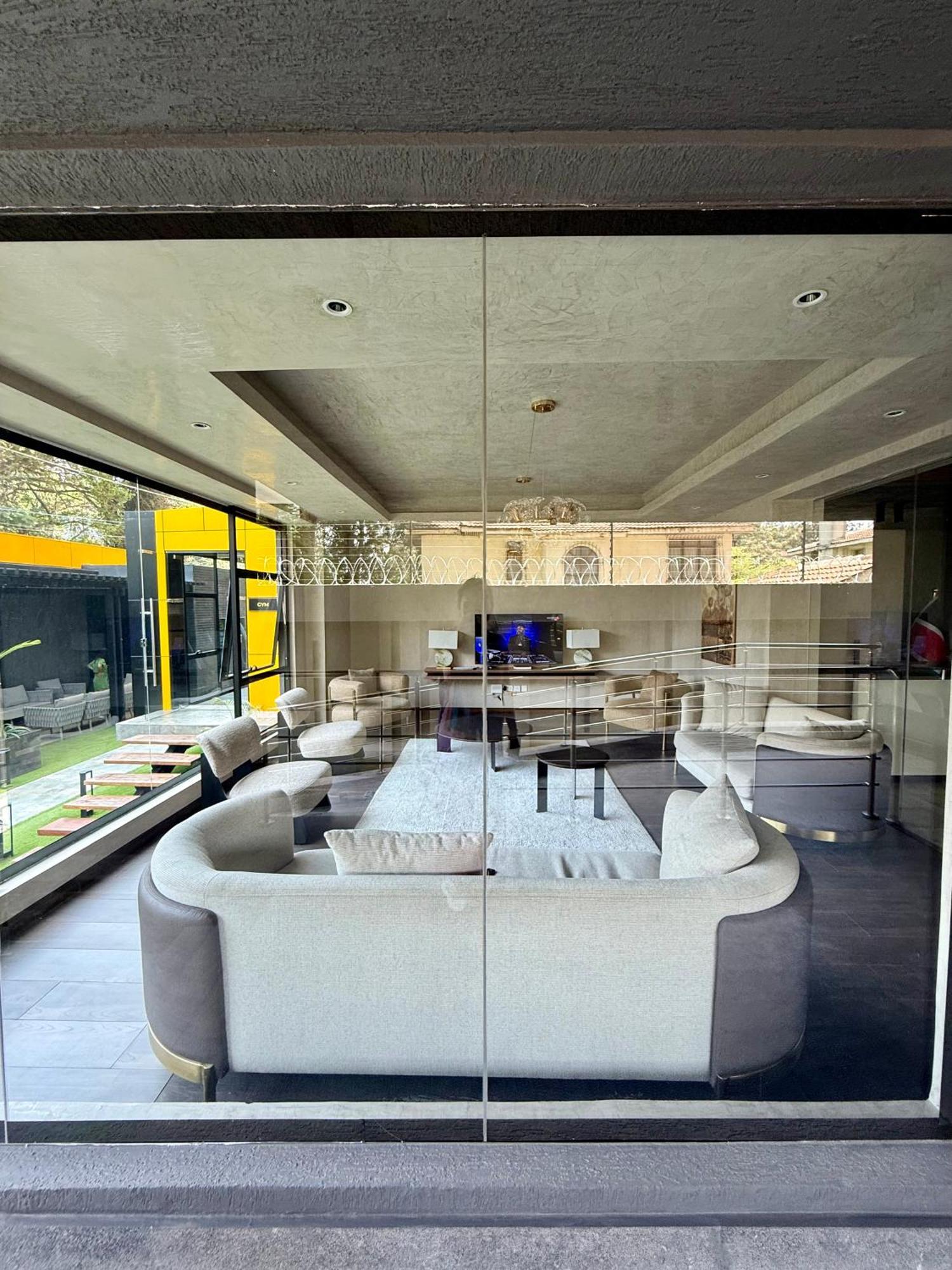 Wilma Towers & One Bedroom Apartment, Swimming Pool, Gym, Sauna,steam Workspace ,wonderiss Homes Kilimani Living Apartment Nairobi