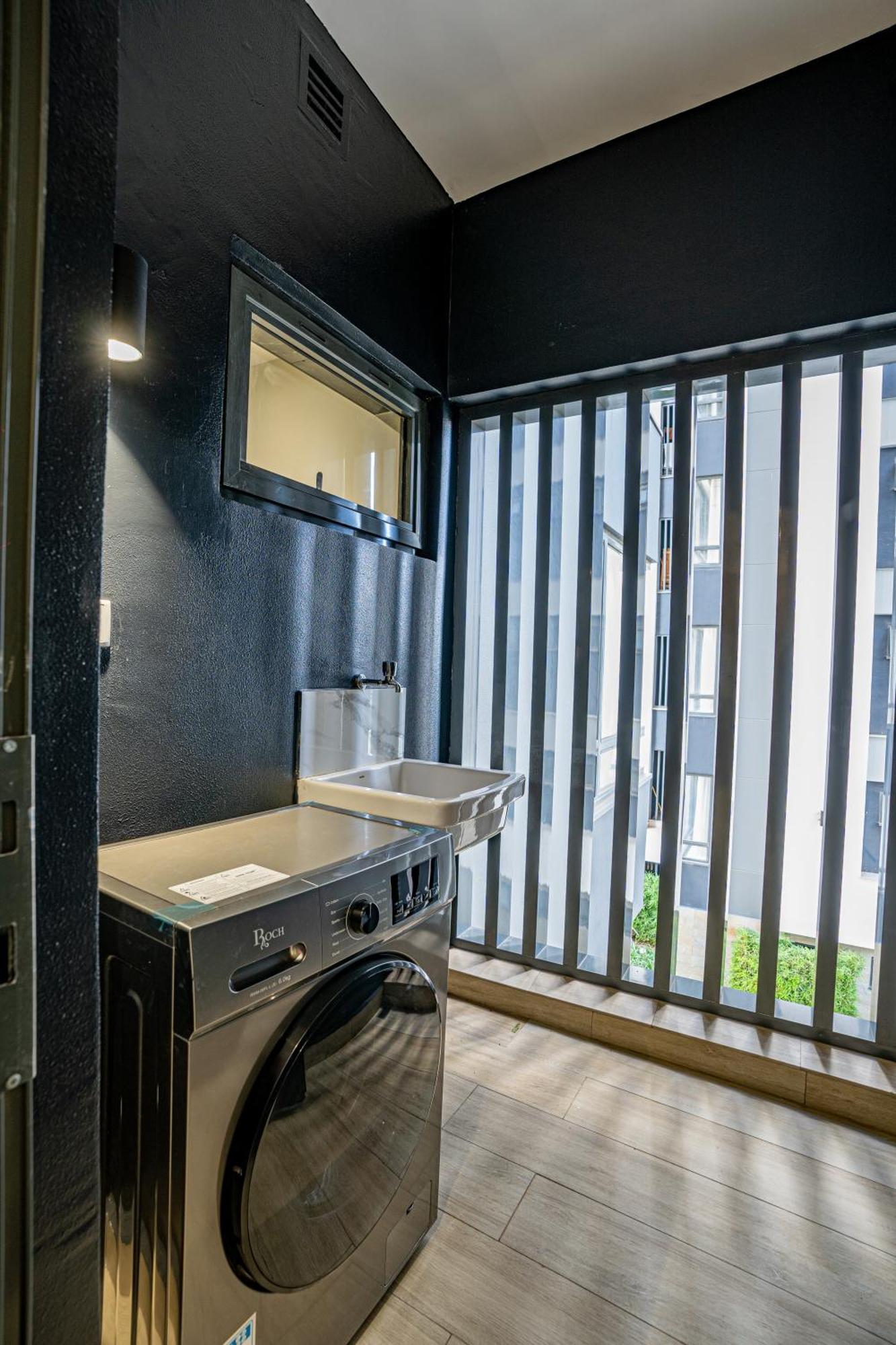 Apartment Riverside Square Two Bedroom Apartment, Swimming Pools, Gym, Workspace, Wonderiss Homes Westland Living