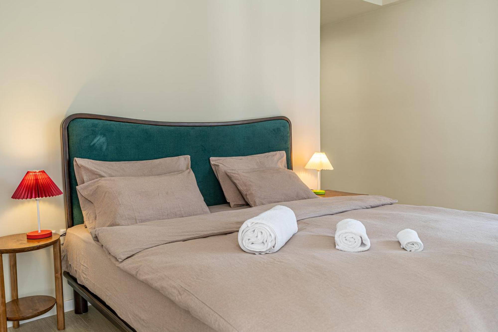 Riverside Square Two Bedroom Apartment, Swimming Pools, Gym, Workspace, Wonderiss Homes Westland Living *