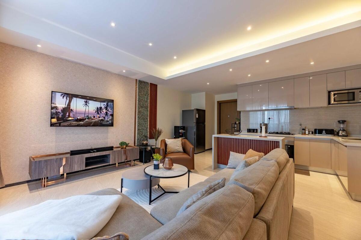 Executive 2br At The Gtc *