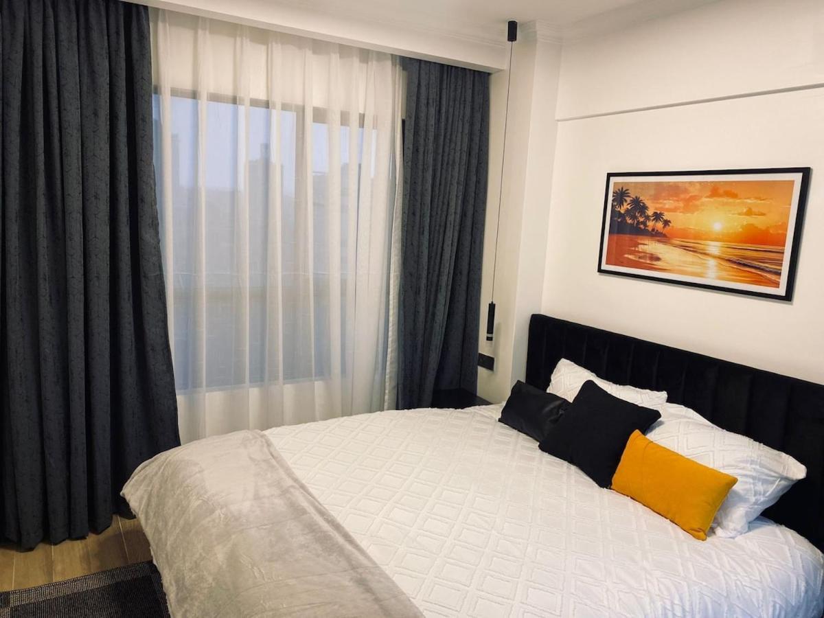 Unique Gem In Westlands, Views, Rooftop Gym And Pool Apartment