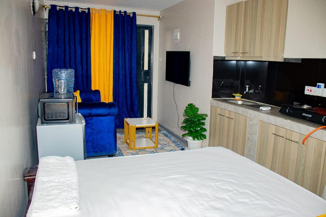 Apartment Definitehomes3 - Fully Furnished With A Rooftop Restaurant Near Jkia Airport, Sgr Terminus, Downtown