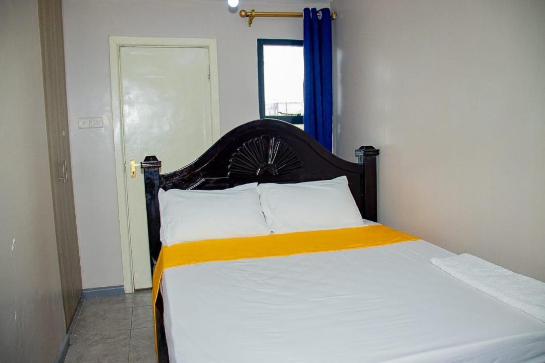 Apartment Definitehomes3 - Fully Furnished With A Rooftop Restaurant Near Jkia Airport, Sgr Terminus, Downtown Nairobi