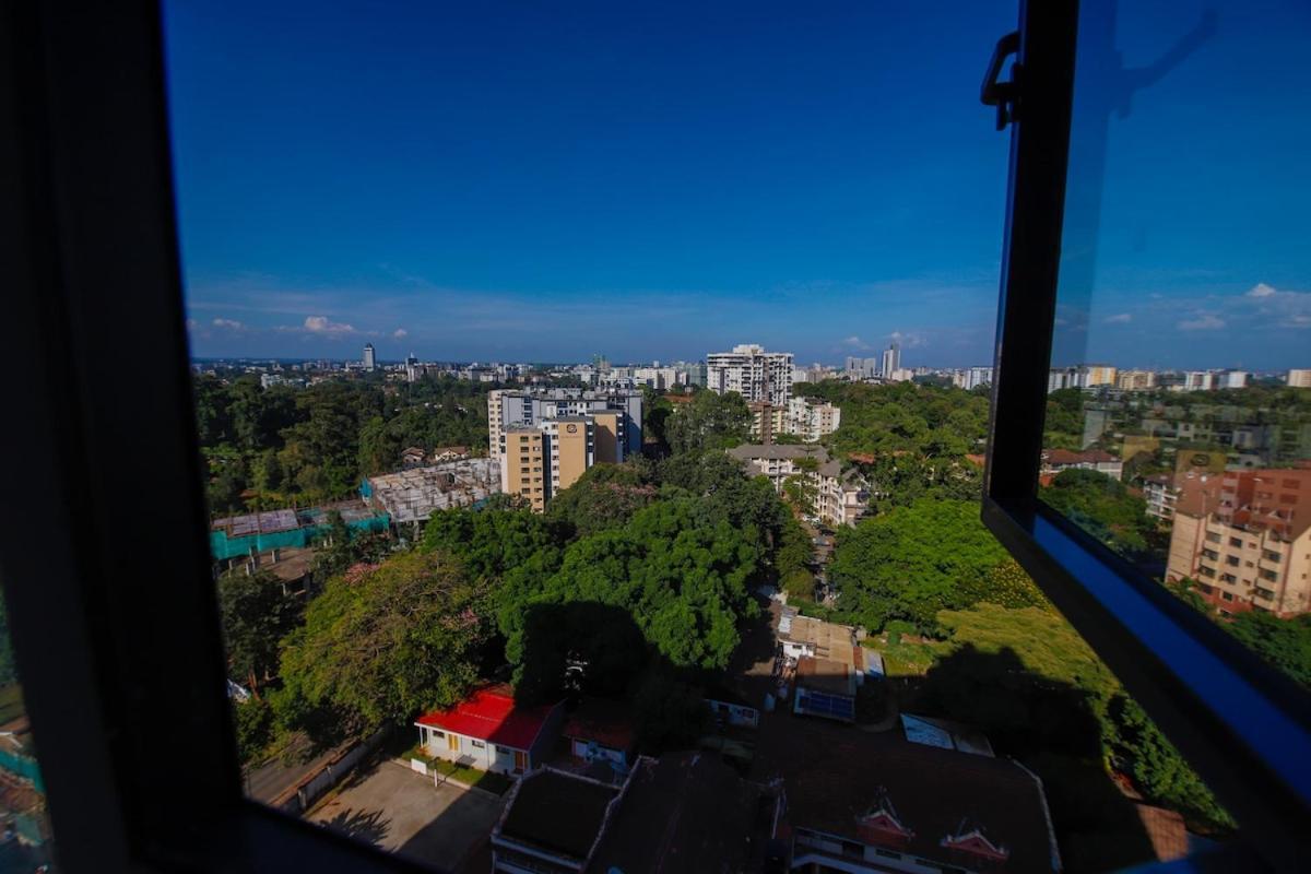 Destra * Nairobi
